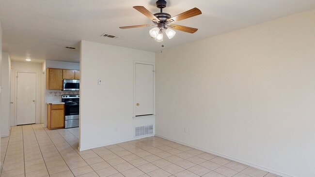 Photo - 2 WEEKS FREE RENT + STAINLESS STEEL APPLIANCES!!!!