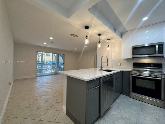 Building Photo - 441 SE 10th St Unit 102 Rental