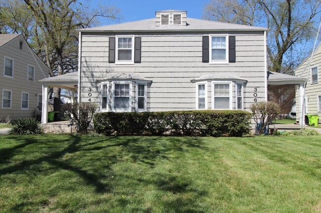 Building Photo - 2 Bedroom Duplex in North Kansas City