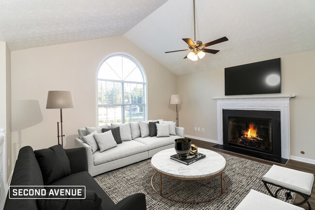 Photo - 400 N Hickory Ln