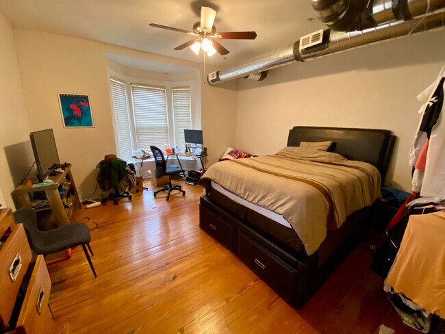 Photo - 5 bedroom /2 bath Mins. from UC for $750/pp ($3750/mo)! Off-Street Parking included!