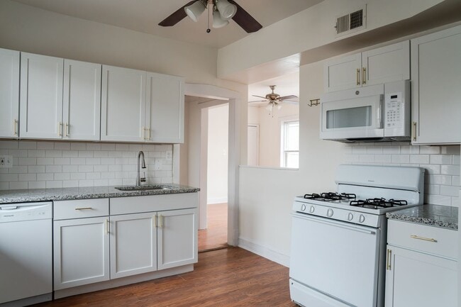 Photo - Albany Park - 1 Bed / 1 Bath - Dog Friendly Unit 3836-204