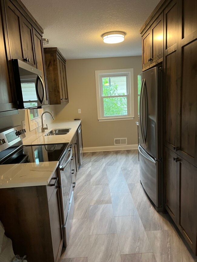 Photo - 8624 Oakland Ave S