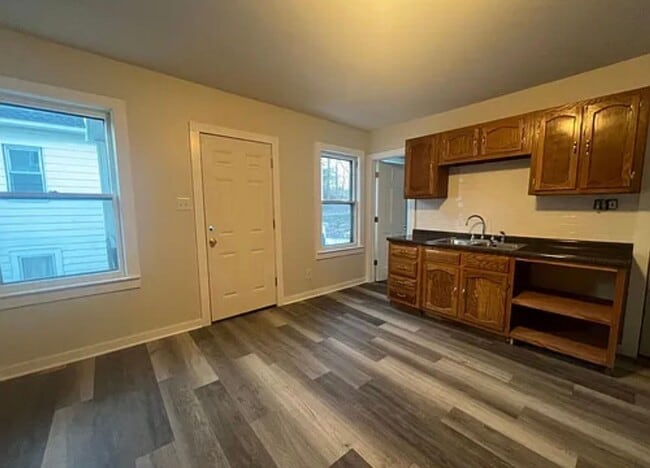 Building Photo - 24 Christine St Unit 2