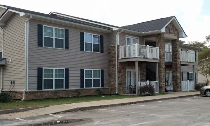 Photo - Pine Woods Apartments