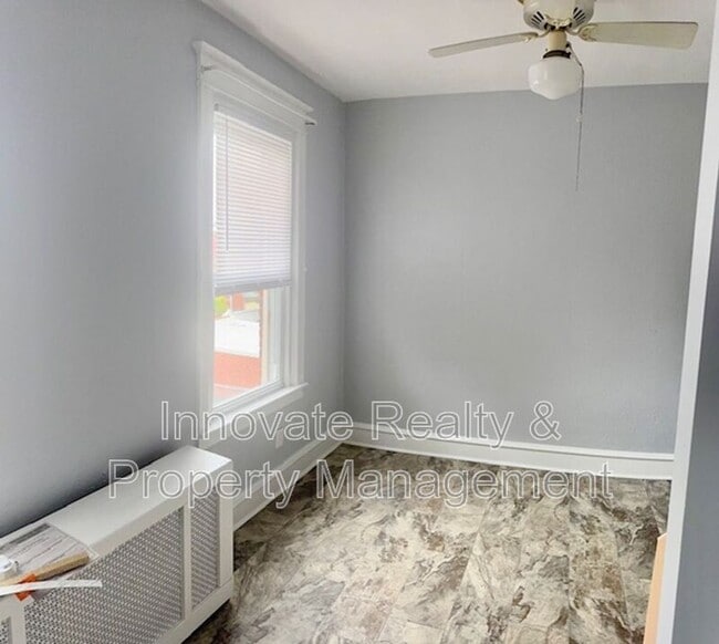 Photo - 1830 Lansing St