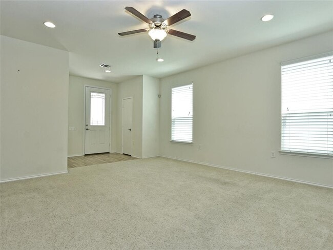 Photo - 6809 Sunderland Trail