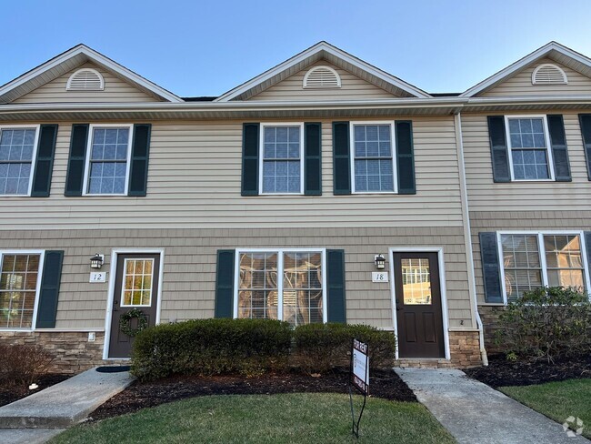 Building Photo - Tavern Grove Townhome in Campbell County