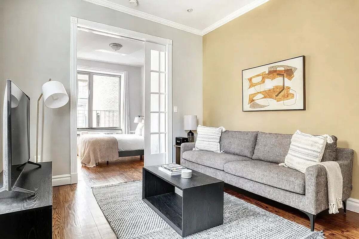 Photo - 273 W 10th St Unidad 1FW