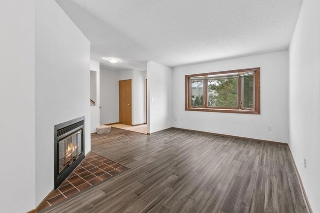 Photo - 232 3rd Ave NE
