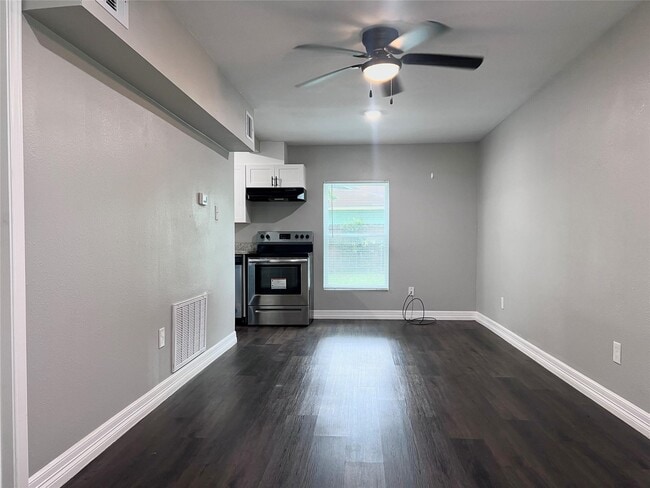 Photo - 207 Avenue A