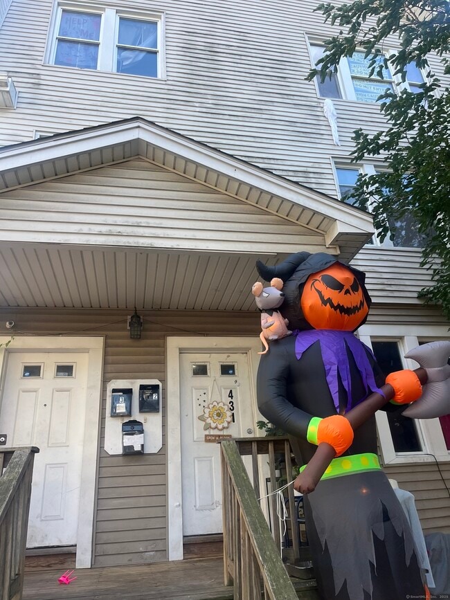 Building Photo - 429 New Britain Ave Unit 2nd FL