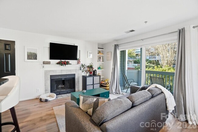 Photo - 525 N Graham St Unit 2F