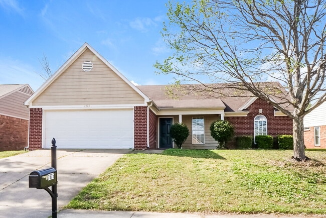 Building Photo - 7875 Sarah Ann Dr S