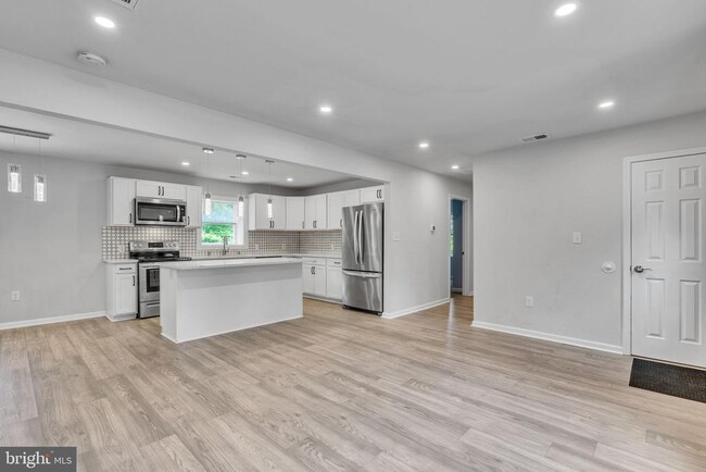 2625 Hamilton Rd