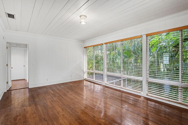 Photo - 240 Oleander Ave Unidad 244