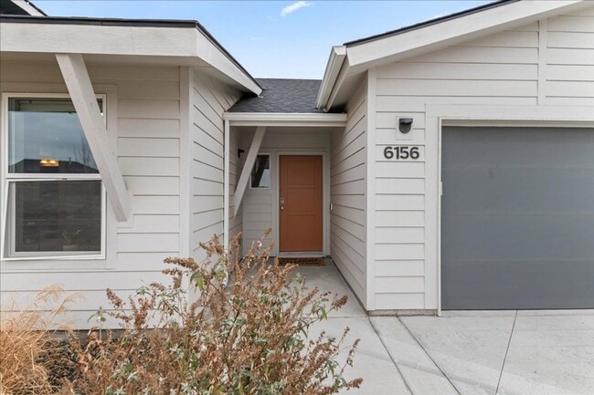 Photo - Single level 4bd/2ba/3 car garage Home in North Meridian