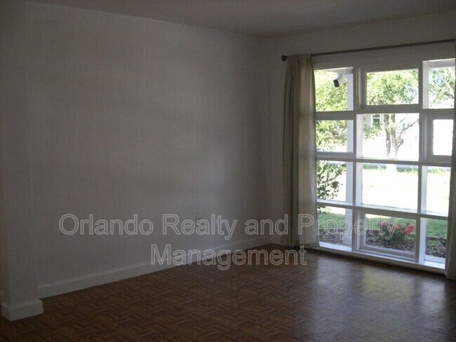 Photo - 220 Golden Days Dr