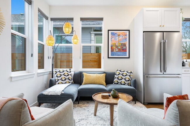 Photo - 4404 37th Ave SW Unidad SI ID1054655P