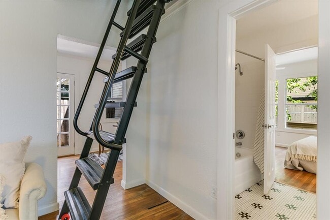 Photo - 1110 W 22nd St Unit 16