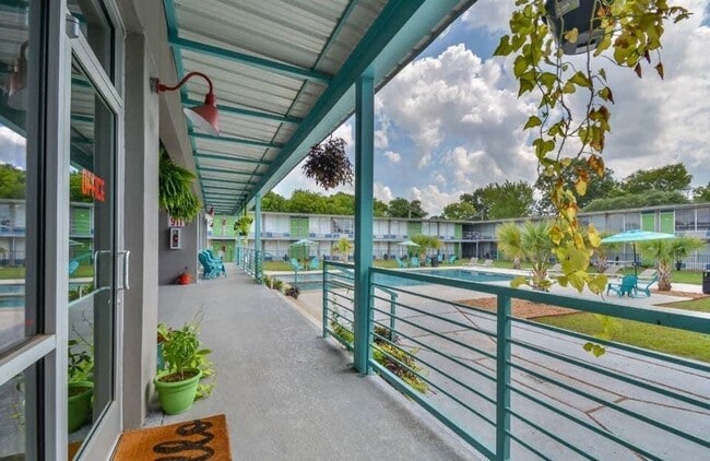 Photo - 3220 North Apartments