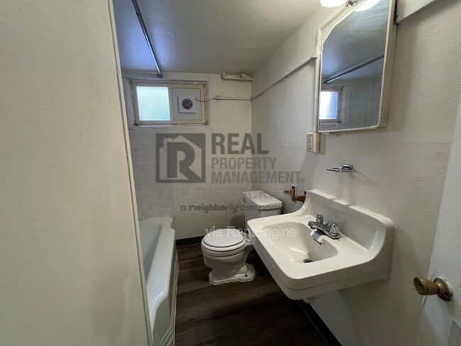 Photo - 916 E Flint St