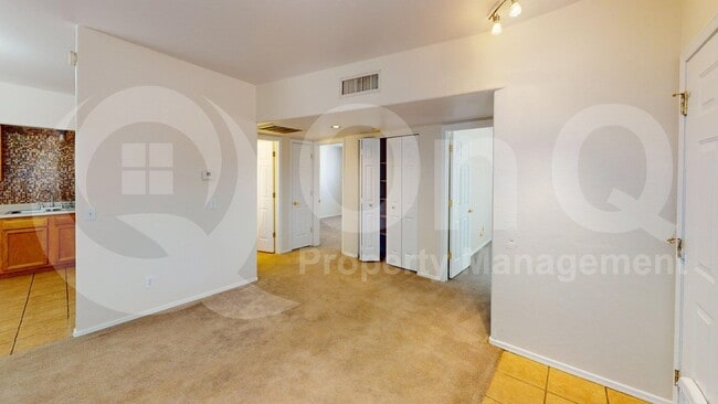 Building Photo - 4009 N Stone Ave Rental