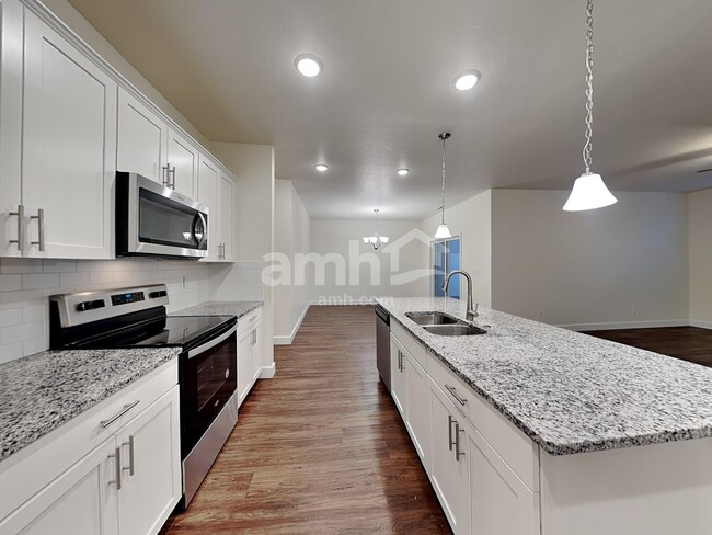 Photo - 3465 S Bartlett Ave