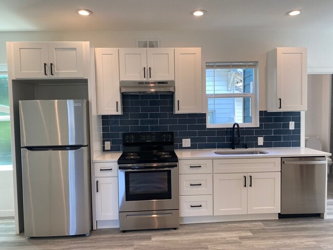 Photo - 426 S 60th St Unit B