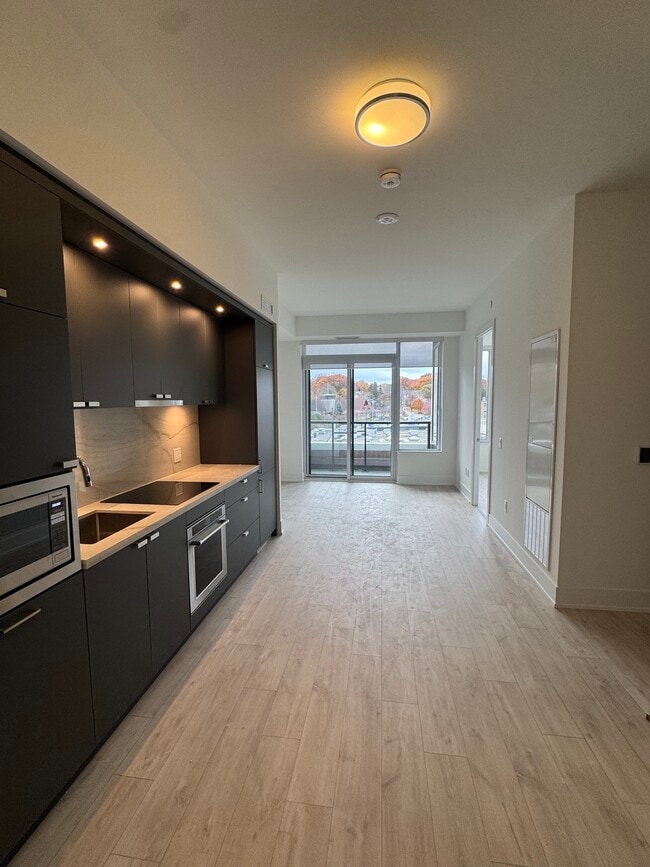 Building Photo - STUNNING 2 BEDROOM SUITE IN LUXURIOUS ETOB... Unit 1