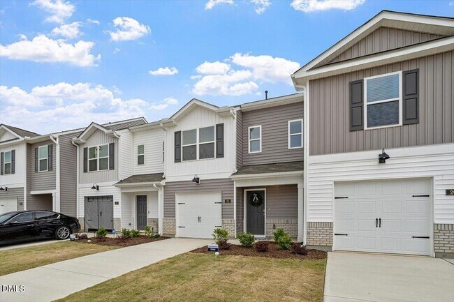 Photo - 24 Red Clover Dr