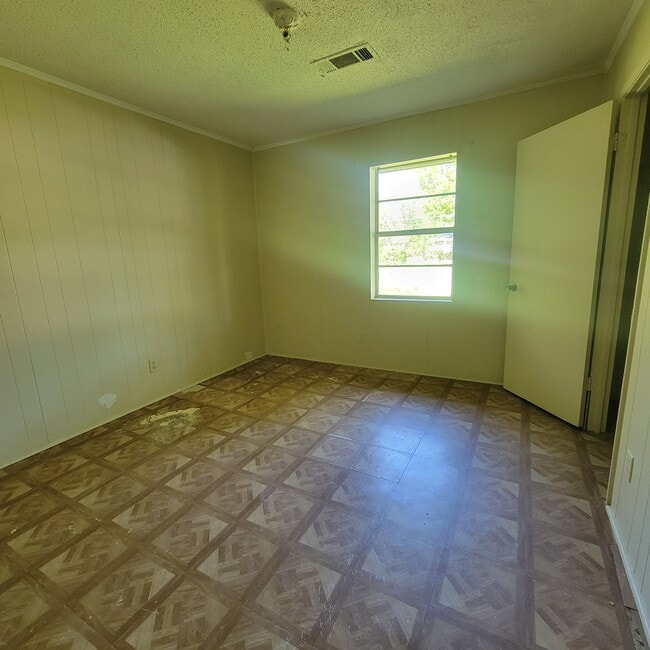 Photo - 200 Blackwood Dr