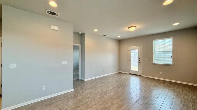 12411 Zenyatta Dr