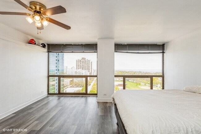 4343 N Clarendon Ave Unit 1518