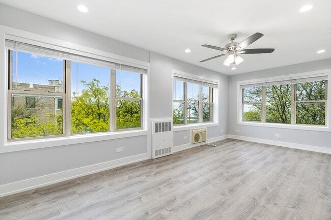 Photo - 1301 W Estes Ave