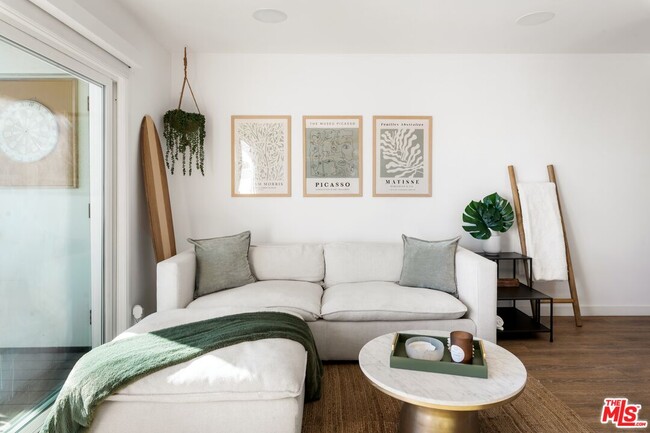 Photo - 20638 Pacific Coast Hwy Unidad 00009-17