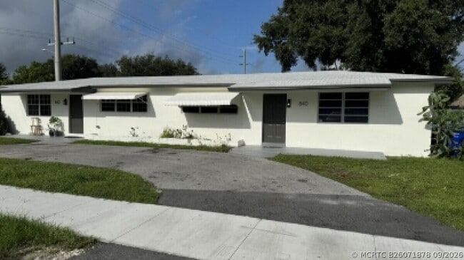 Photo - 842 S 63rd Ave