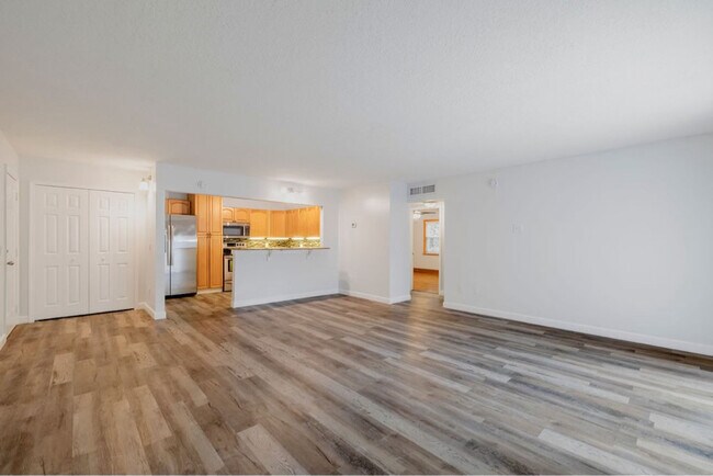 Photo - 715 20th St Unit 202