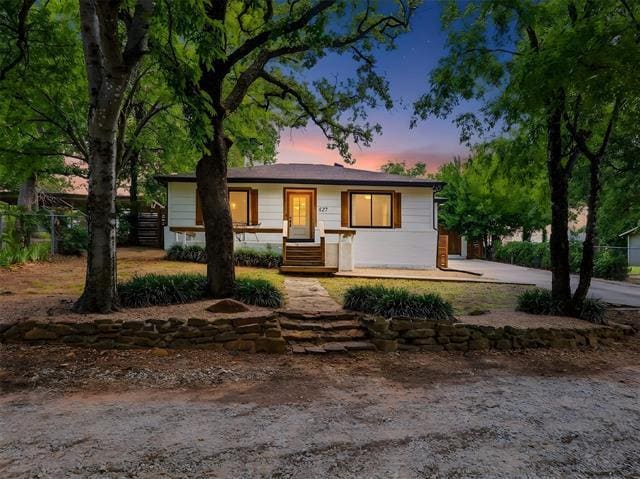 Building Photo - 627 Francks Cir