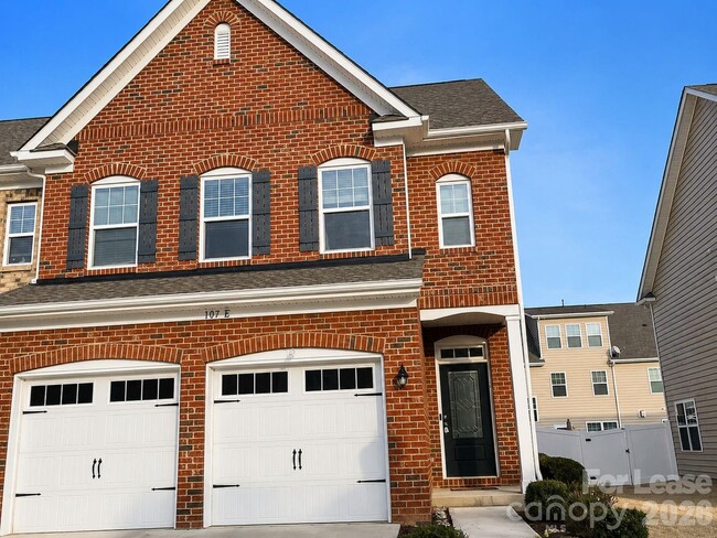 Photo - 107 Dellbrook St
