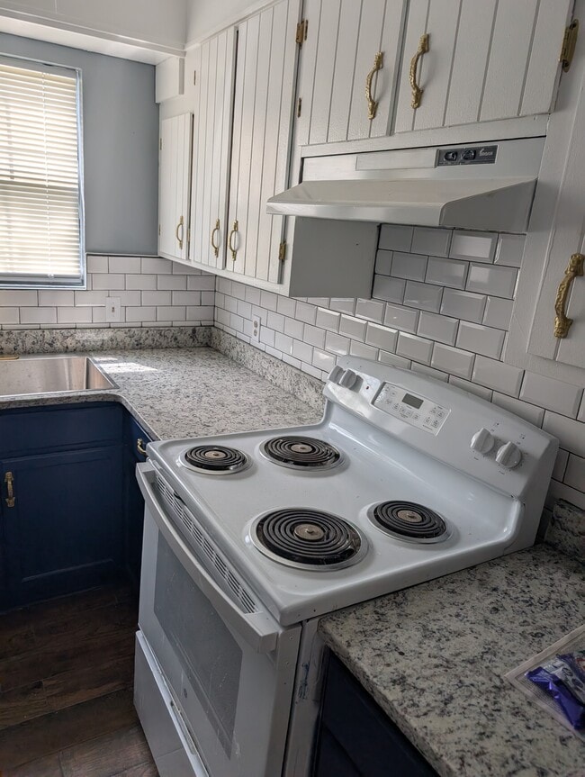 Photo - 1196 McArthur Dr Unit 4