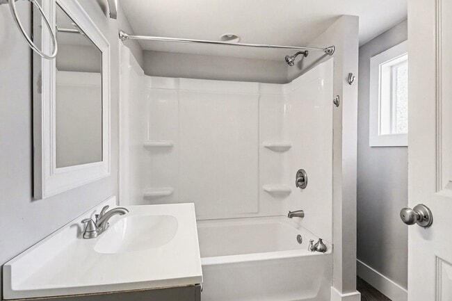 Photo - 417 E Maple Ave