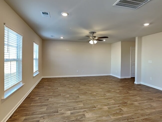 Photo - 473 Red Poll Wy