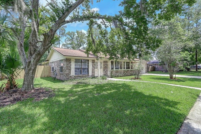 Photo - 1758 Alder Dr