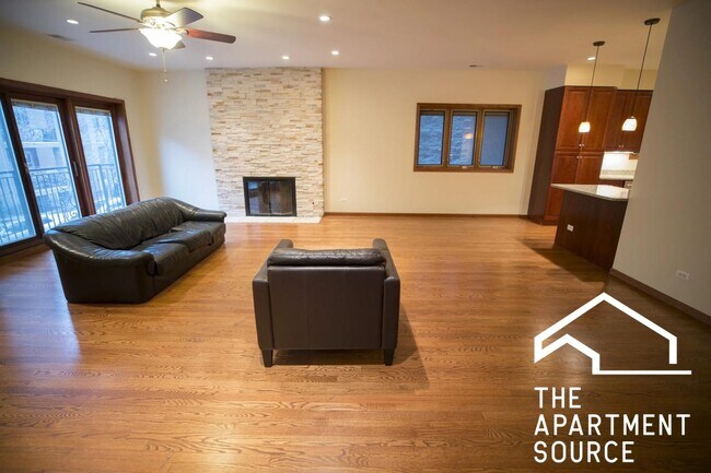Photo - 670 N Peoria St Unit 2