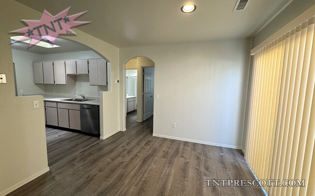 Photo - 0739 Unidad B