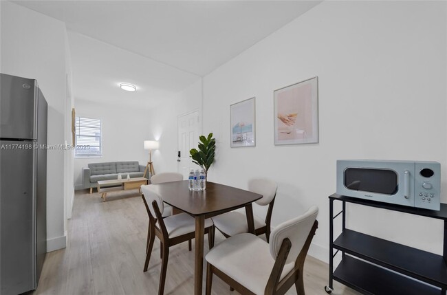 Building Photo - 1029 SW 5th St Unit 1 Rental