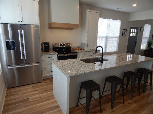 Photo - 233 Marshland Ln