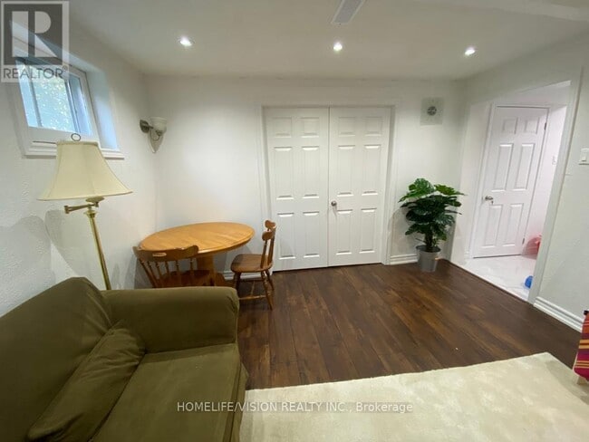 Photo - 179 Angus Dr