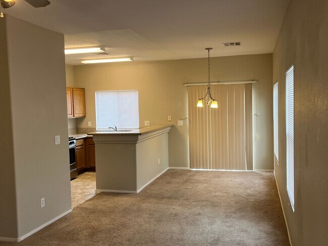 Photo - Beautiful Henderson 2 Bedroom Townhouse!